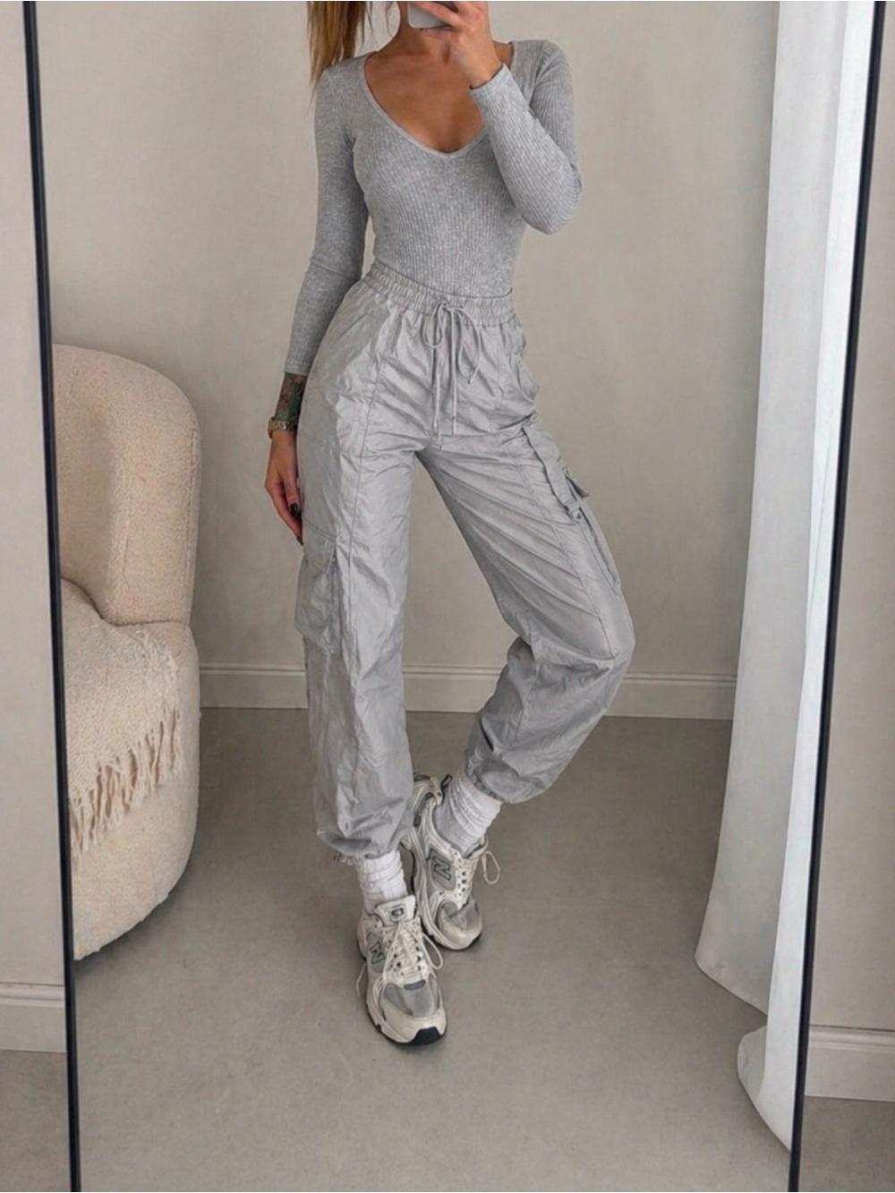 Gray Ribbed Long Sleeve Bodysuit V Neck Fitted Stretch Size Medium M